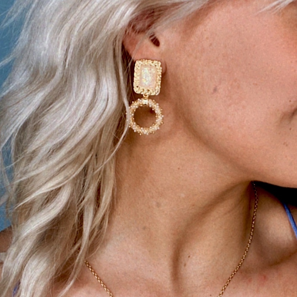 ✨🌈 Gold Square Drop Earrings 🌈✨ - Picture 9 of 14